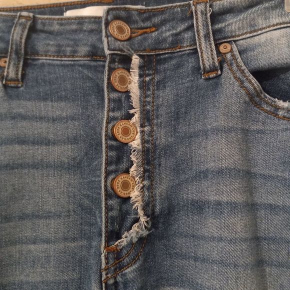 KanCan Distressed Jeans - Picture 3 of 10